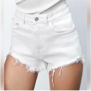 Zara White Denim Frayed Hem Distressed Denim Jean Woman's Short Shorts Size 6